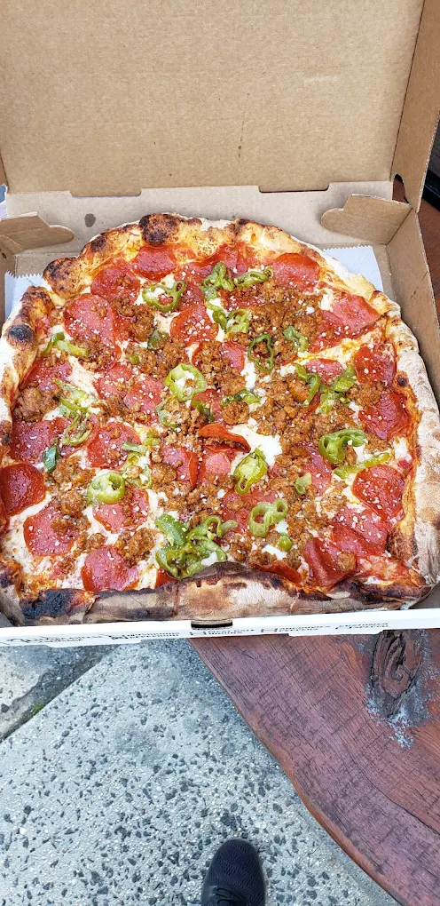 Roaming Woodfired Pizza